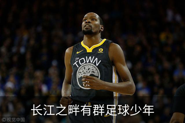 长江之畔有群足球少年